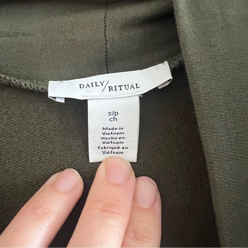 ⭐️ Daily Ritual Green Open-Front Cardigan Sweater - Picture 4 of 5